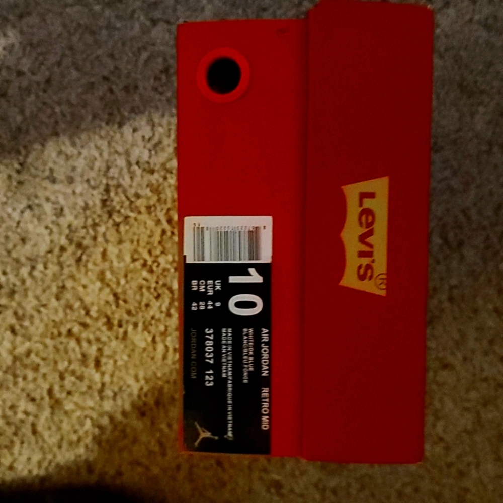 Jordan Retro 4 (Levi's, blue) w/ Levi's Tag